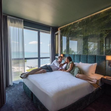 Hotel Azur Premium Сиофок Екстериор снимка