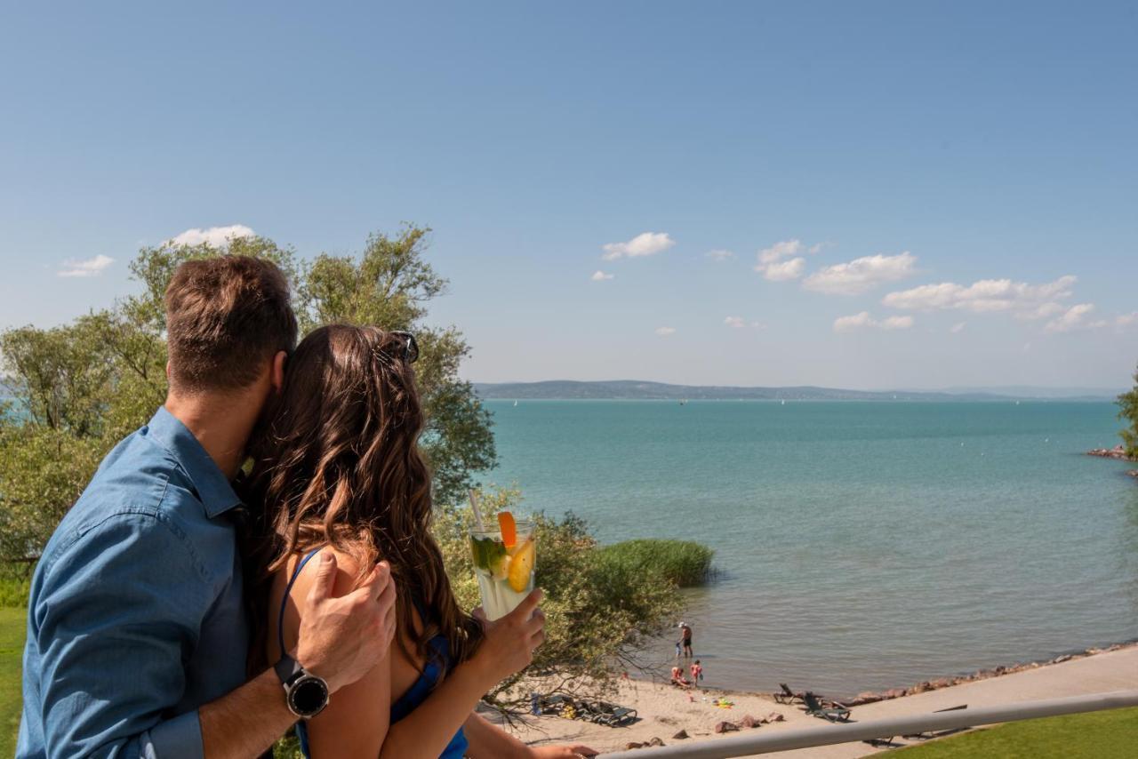 Hotel Azur Premium Сиофок Екстериор снимка