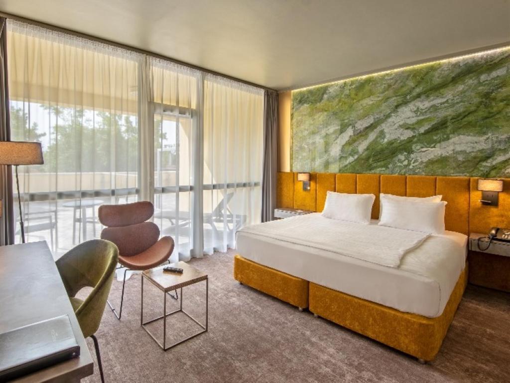 Hotel Azur Premium Сиофок Екстериор снимка