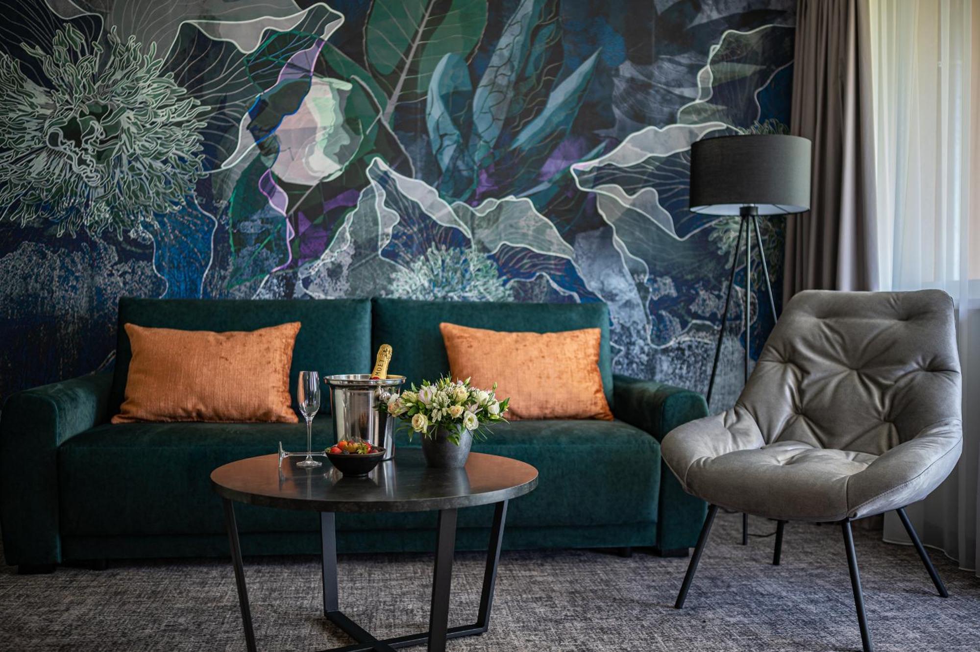 Hotel Azur Premium Сиофок Екстериор снимка