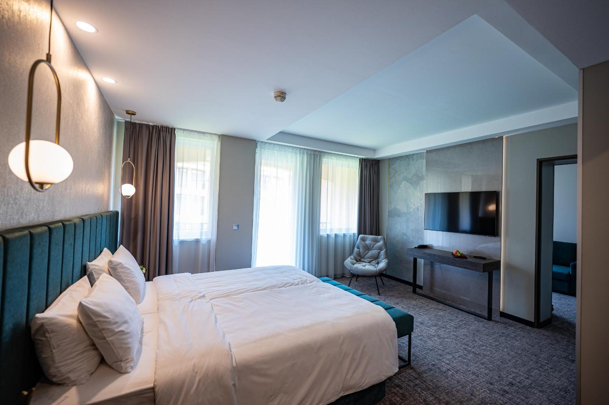Hotel Azur Premium Сиофок Екстериор снимка