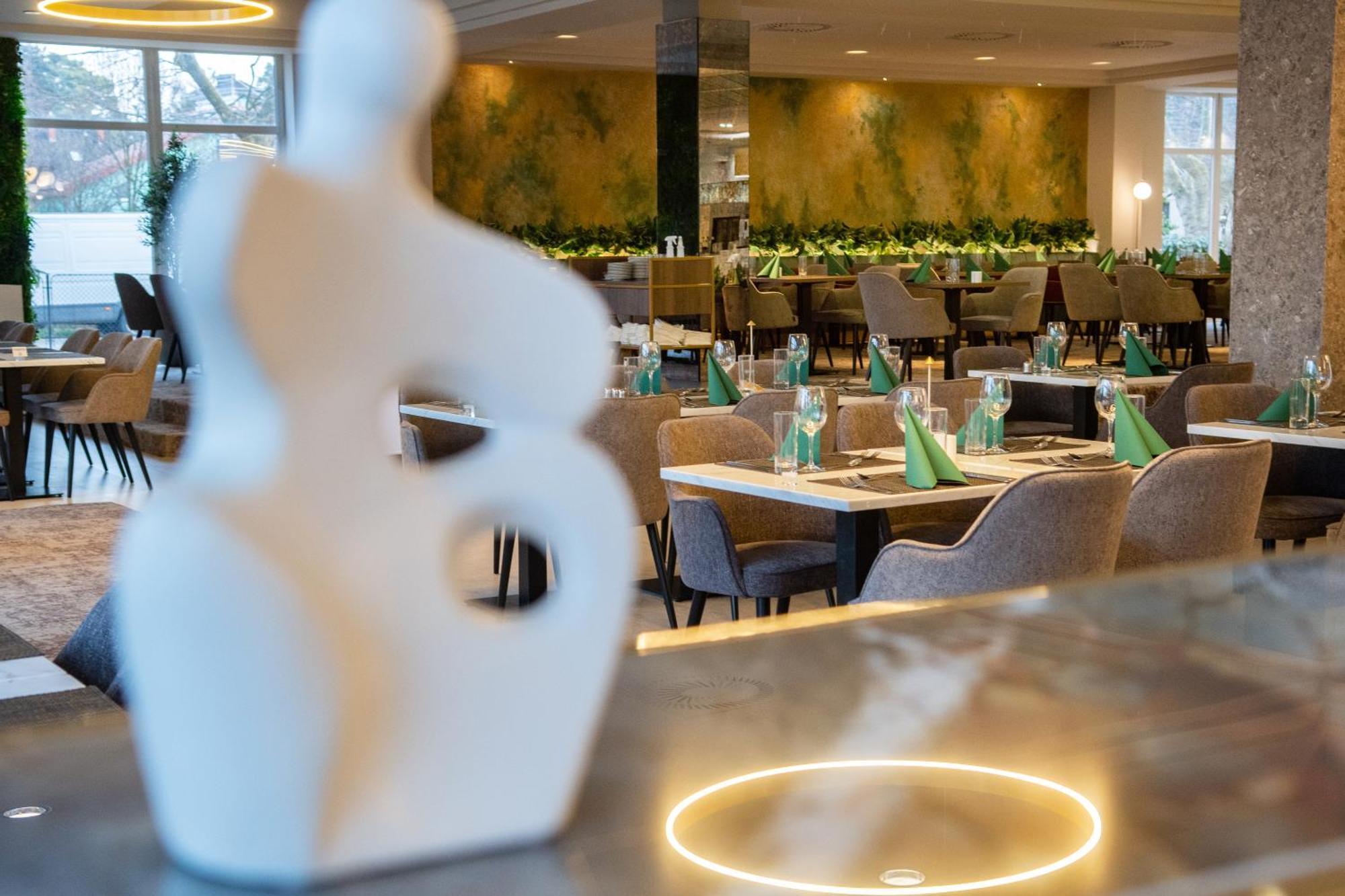 Hotel Azur Premium Сиофок Екстериор снимка