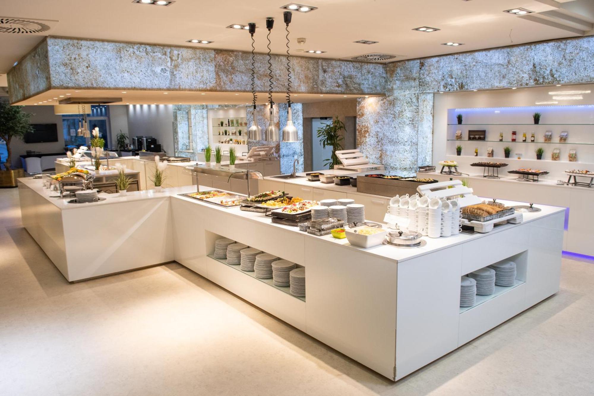 Hotel Azur Premium Сиофок Екстериор снимка