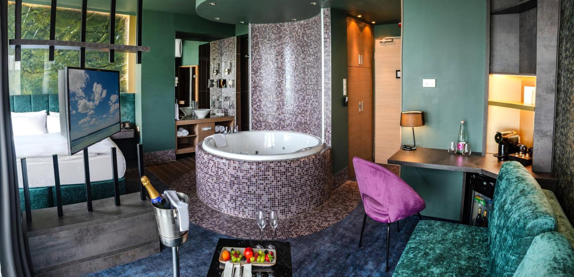 Hotel Azur Premium Сиофок Екстериор снимка