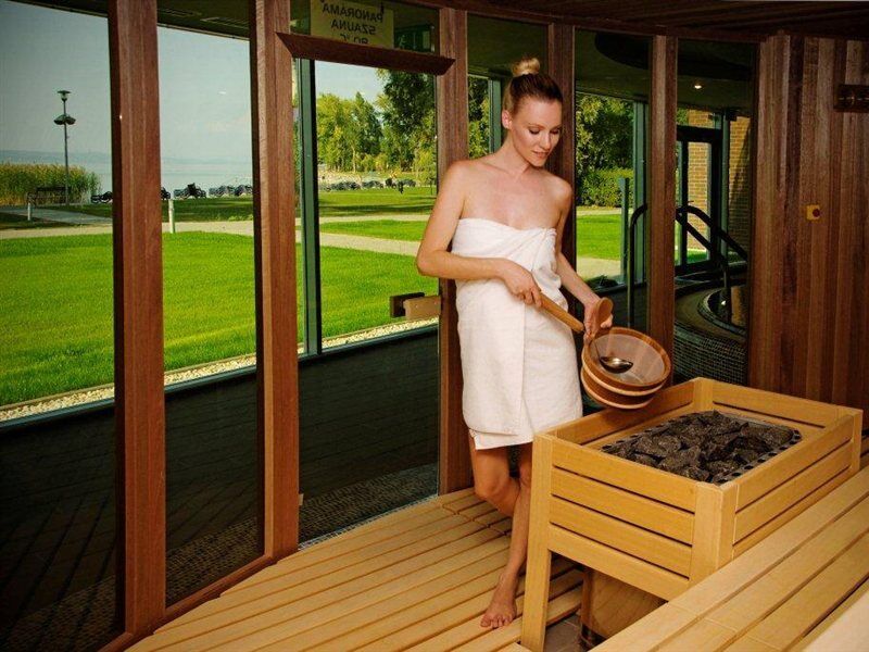 Hotel Azur Premium Сиофок Екстериор снимка